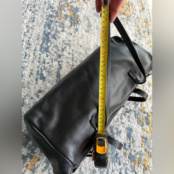 NEW Classic Soft Leather Handbag - Picture 10 of 11